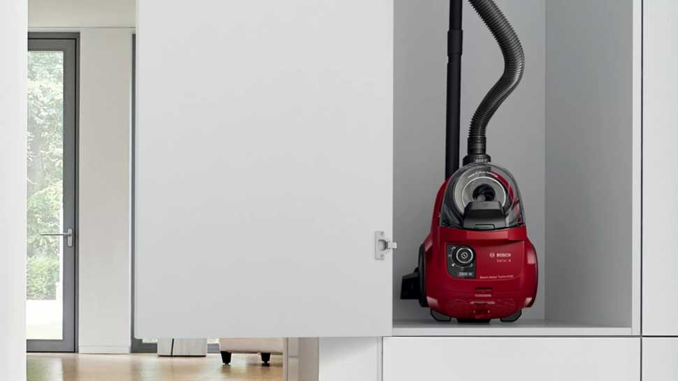 Пылесос Bosch BGS21WX200, красный