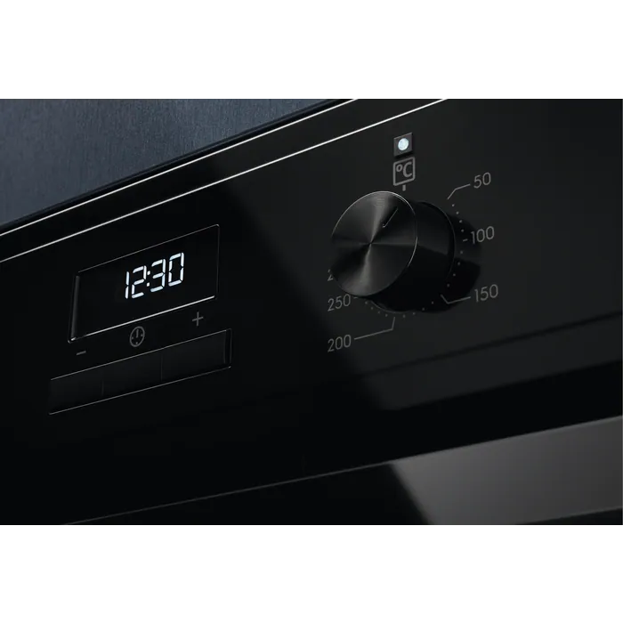 Духовой шкаф Electrolux OEM3H50K, черный